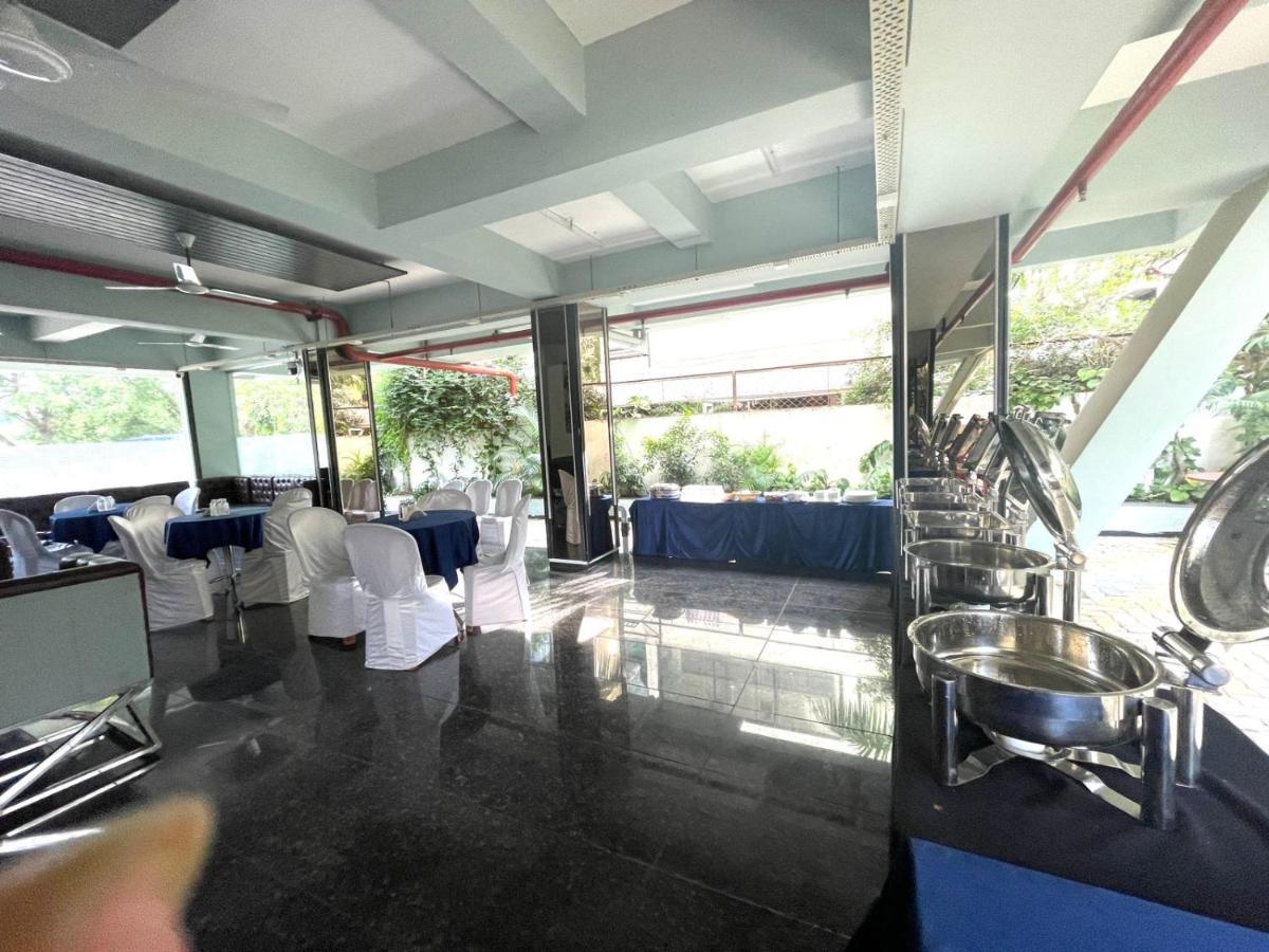 Hotel Airport Kk Nagpur Exterior photo